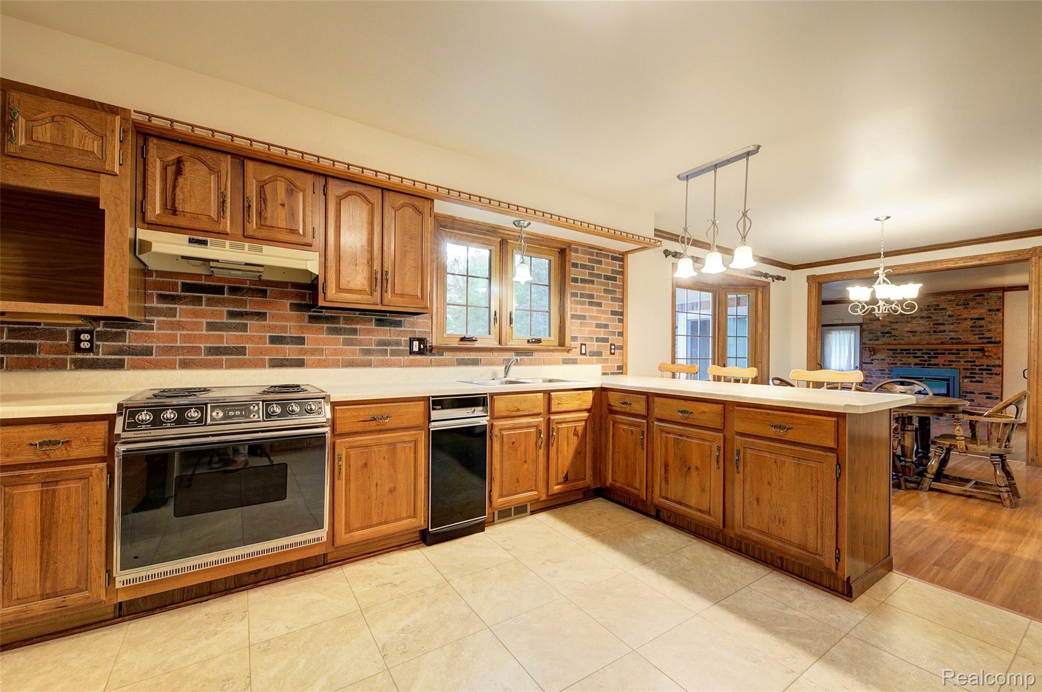 3292 Napier Road Canton, MI 48187 - Photo 9 of 80 4H8A9405_6_7.jpg