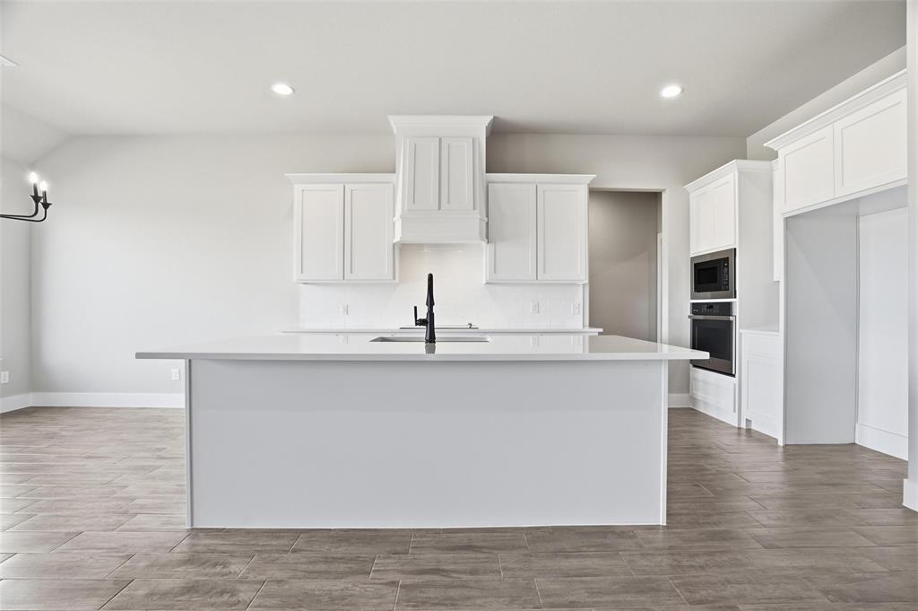 1102 Colt Road Springtown, TX 76082 - Photo 11 of 40