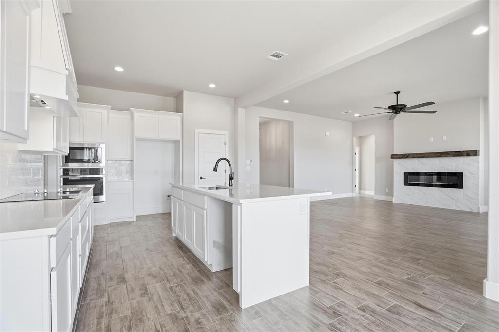 1102 Colt Road Springtown, TX 76082 - Photo 13 of 40