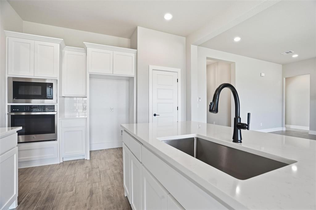 1102 Colt Road Springtown, TX 76082 - Photo 16 of 40