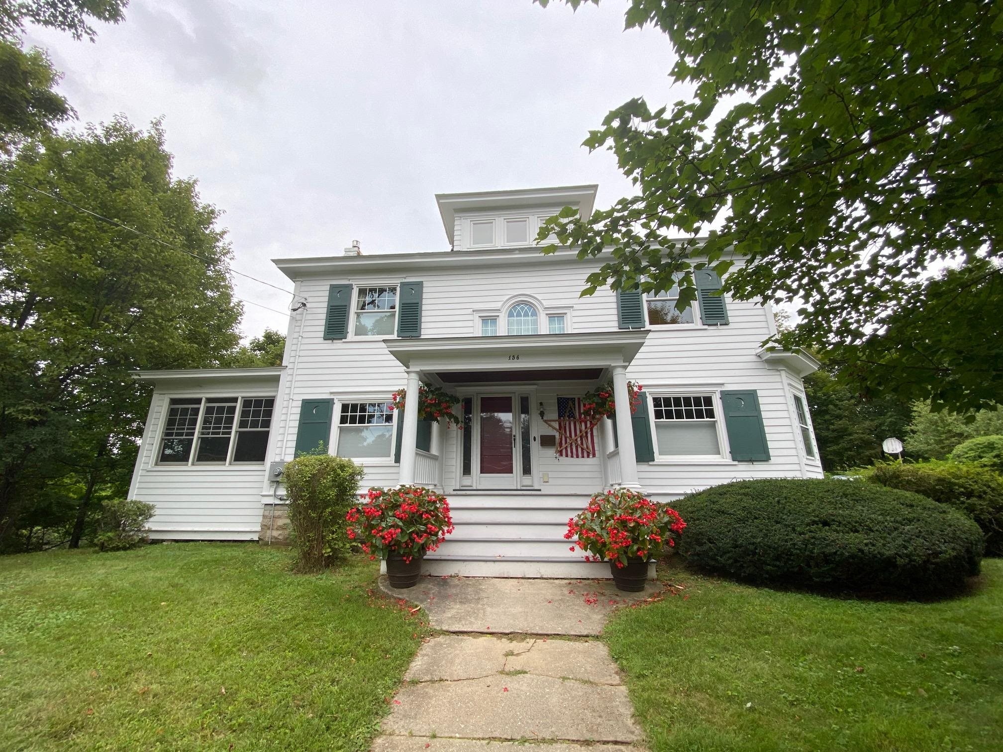 136 Lincoln Avenue Rutland, VT 05701 - Photo 3 of 37