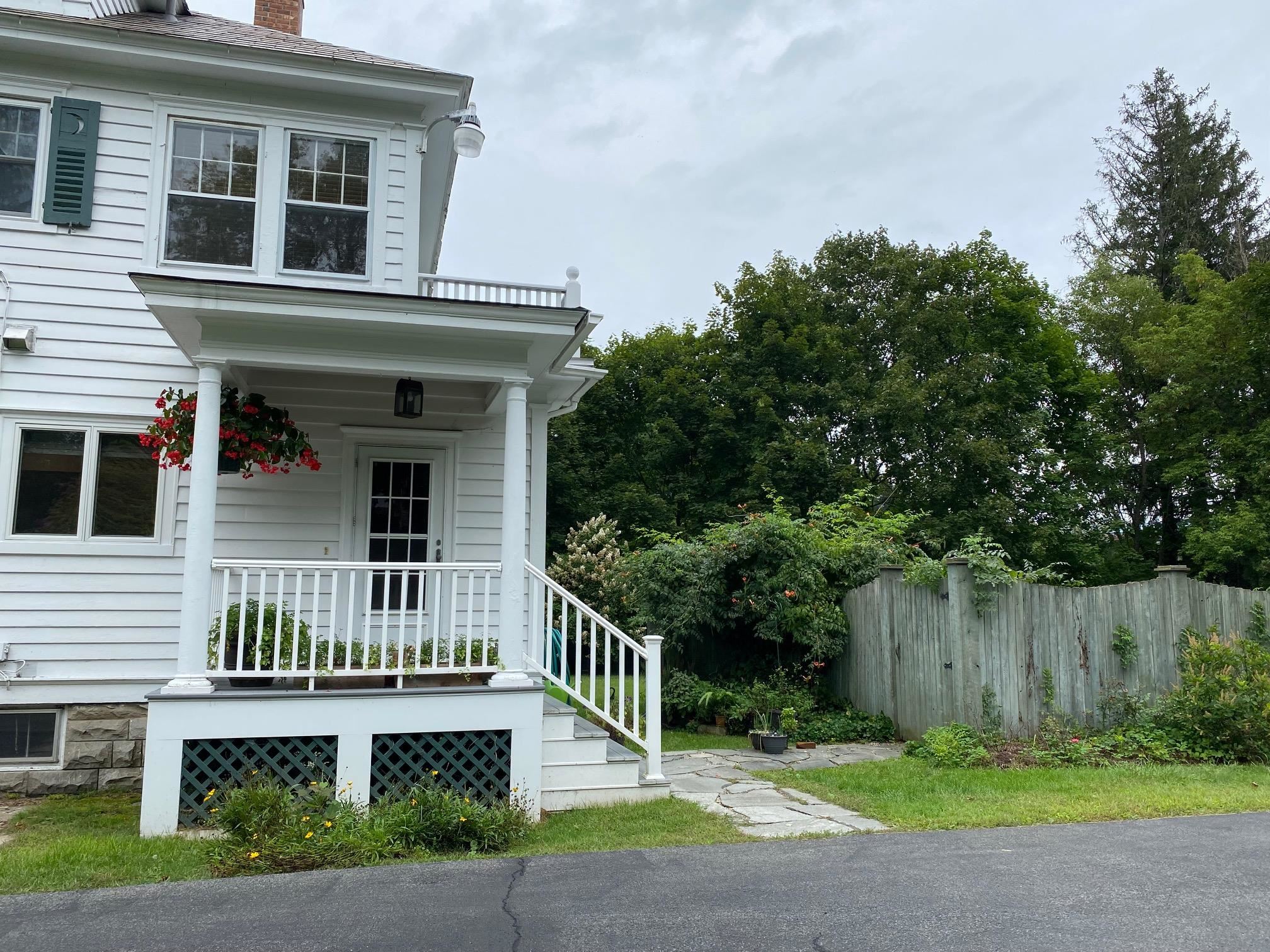 136 Lincoln Avenue Rutland, VT 05701 - Photo 4 of 37