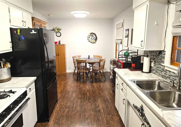 $185,000 | 2025 West Hilltop Drive, Quincy, IL 62305