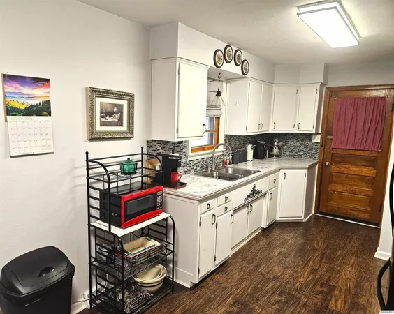 $185,000 | 2025 West Hilltop Drive, Quincy, IL 62305