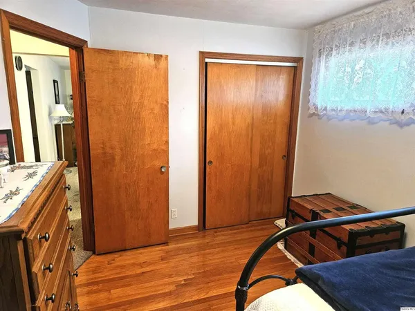 $185,000 | 2025 West Hilltop Drive, Quincy, IL 62305