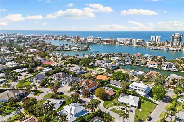 $3,995,000 | 3747 Fountainhead Lane, Naples, FL 34103