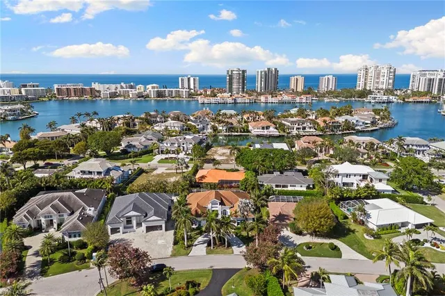 $3,995,000 | 3747 Fountainhead Lane, Naples, FL 34103