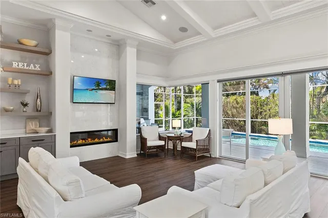 $3,995,000 | 3747 Fountainhead Lane, Naples, FL 34103