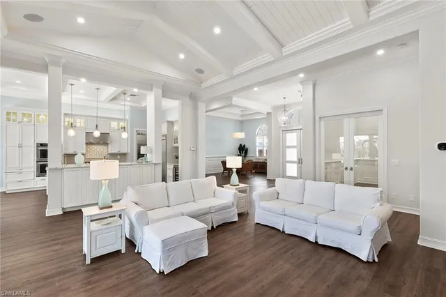 $3,995,000 | 3747 Fountainhead Lane, Naples, FL 34103