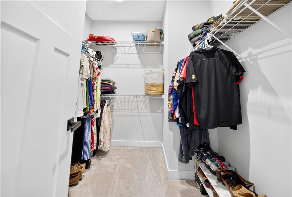 124 Rivulet Place Zelienople, PA 16063 - Photo 22 of 41 Terrific Walk In Closet.