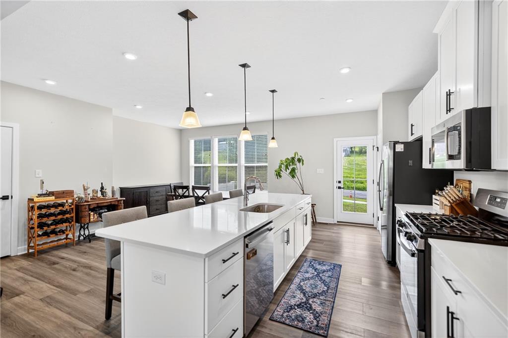 124 Rivulet Place Zelienople, PA 16063 - Photo 8 of 41 Soft Close Drawers.