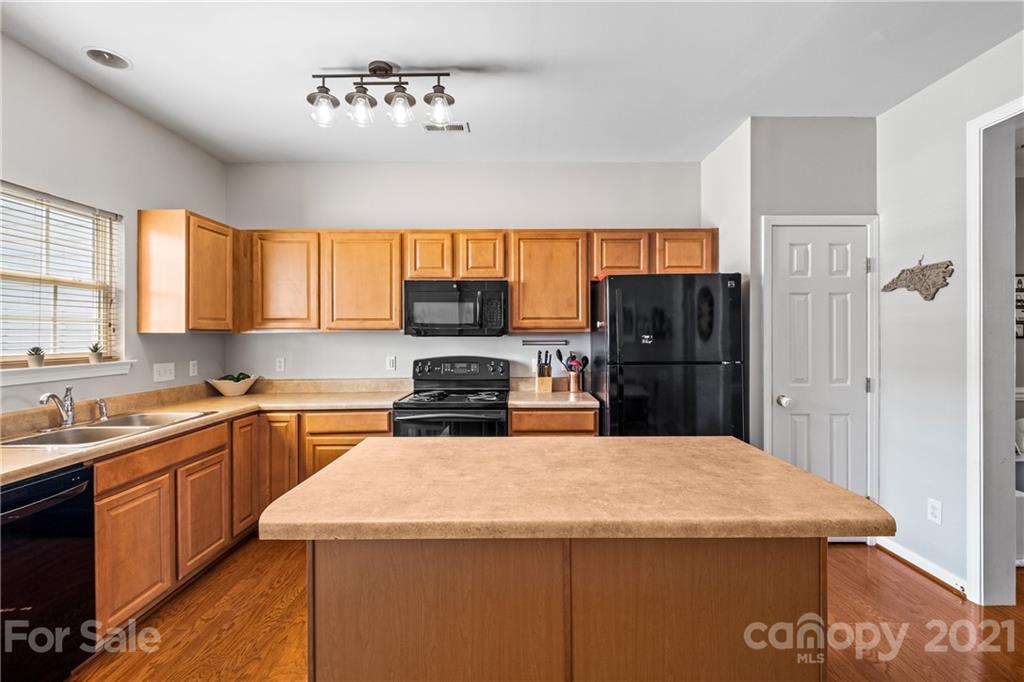 4884 Prosperity Ridge Road Charlotte, NC 28269 - Photo 8 of 23 Gallery Image 8