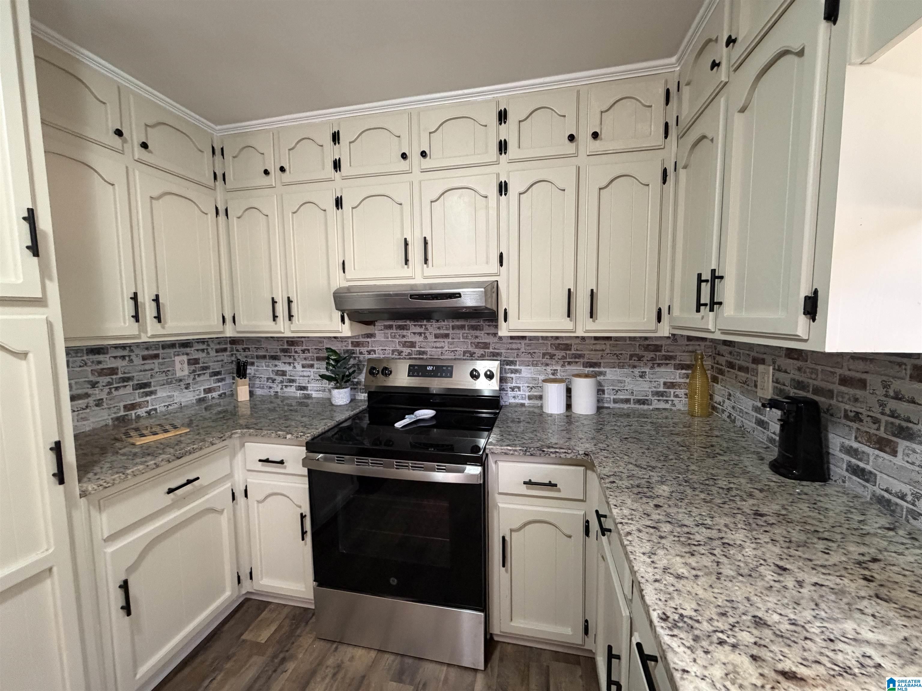 700 Thomas Road Warrior, AL 35180 - Photo 6 of 33