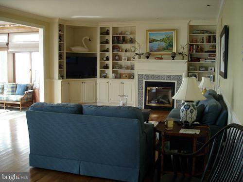 1811 Town Point Road Chesapeake City, MD 21915 - Photo 26 of 29 Living Room