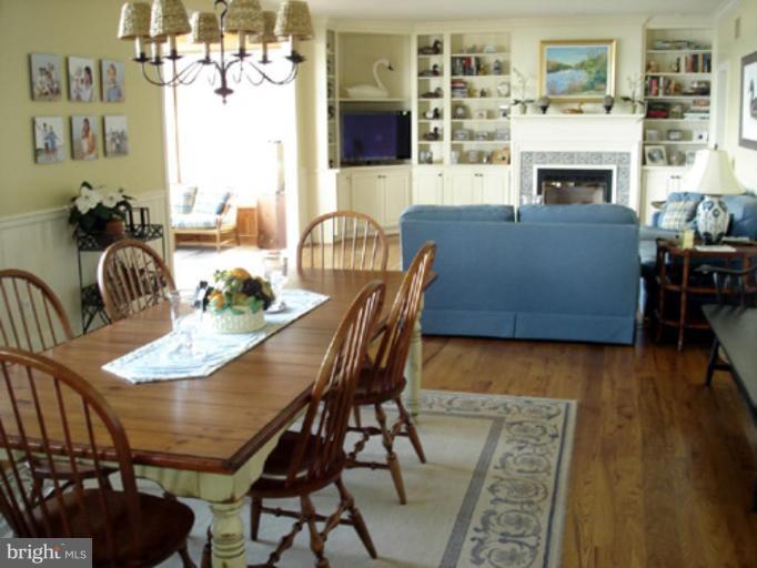 1811 Town Point Road Chesapeake City, MD 21915 - Photo 10 of 29 Living room/ dining area