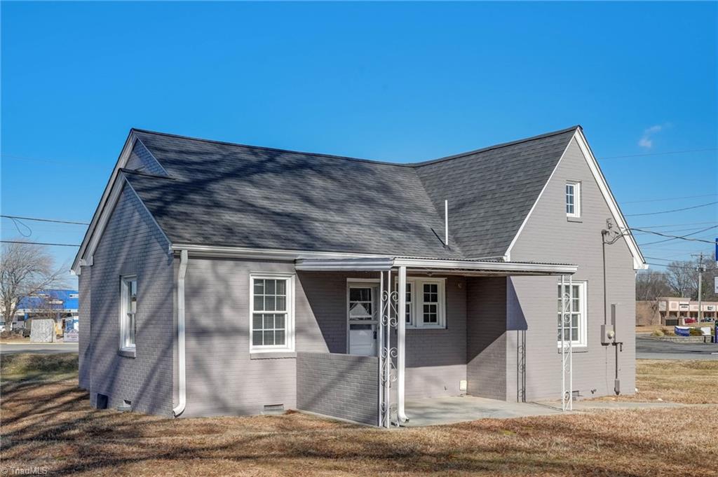 148 East Meadow Road Eden, NC 27288 - Photo 4 of 36