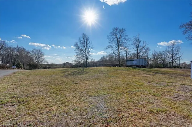 $249,900 | 148 East Meadow Road, Eden, NC 27288