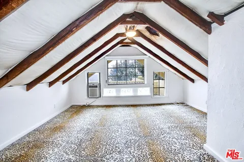 $2,195,000 | 105 Park Place, Venice, CA 90291