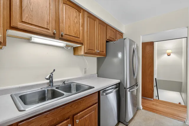 $329,900 | 310 2nd Court, Crystal Lake, IL 60014