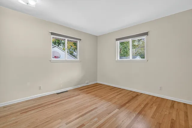 $329,900 | 310 2nd Court, Crystal Lake, IL 60014