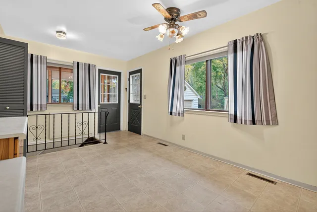 $329,900 | 310 2nd Court, Crystal Lake, IL 60014