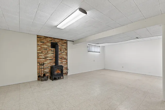 $329,900 | 310 2nd Court, Crystal Lake, IL 60014