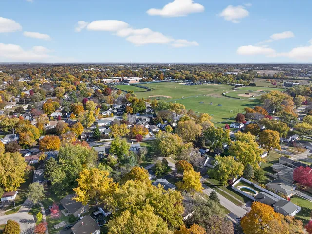 $329,900 | 310 2nd Court, Crystal Lake, IL 60014