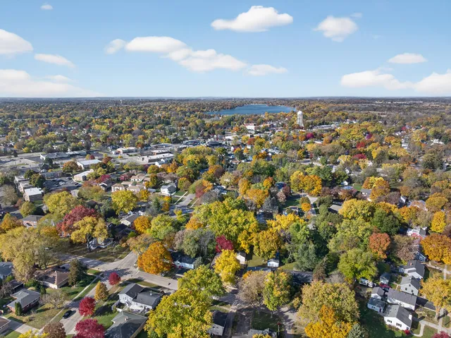 $329,900 | 310 2nd Court, Crystal Lake, IL 60014