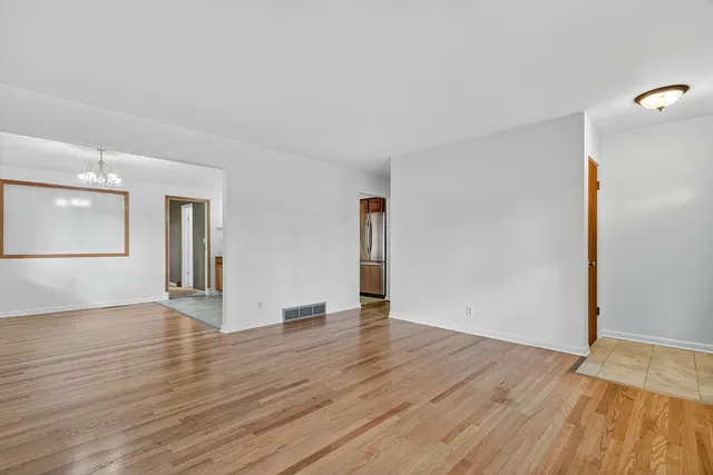 $329,900 | 310 2nd Court, Crystal Lake, IL 60014