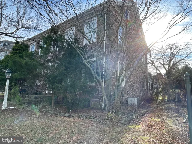 $2,800 | 16 Philadelphia Avenue, Reading, PA 19607