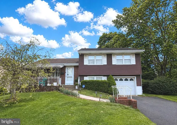 $460,000 | 100 Winding Way, Hamilton, NJ 08620