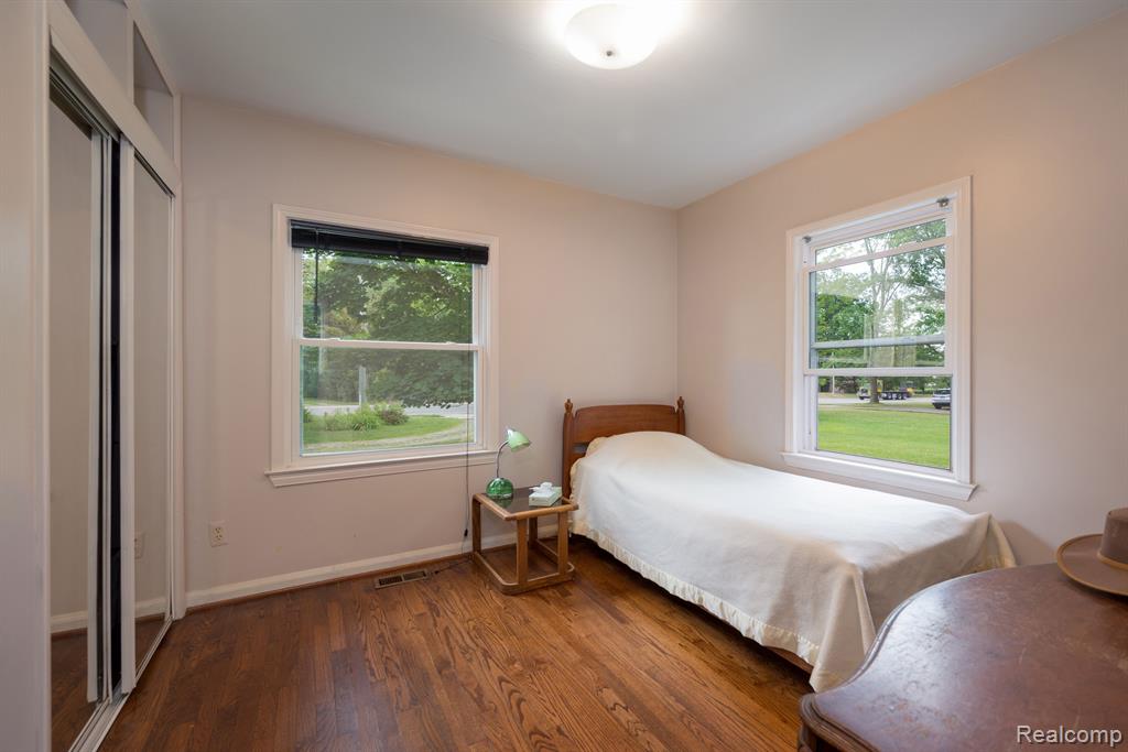23481 Middlebelt Road Farmington Hills, MI 48336 - Photo 2 of 7