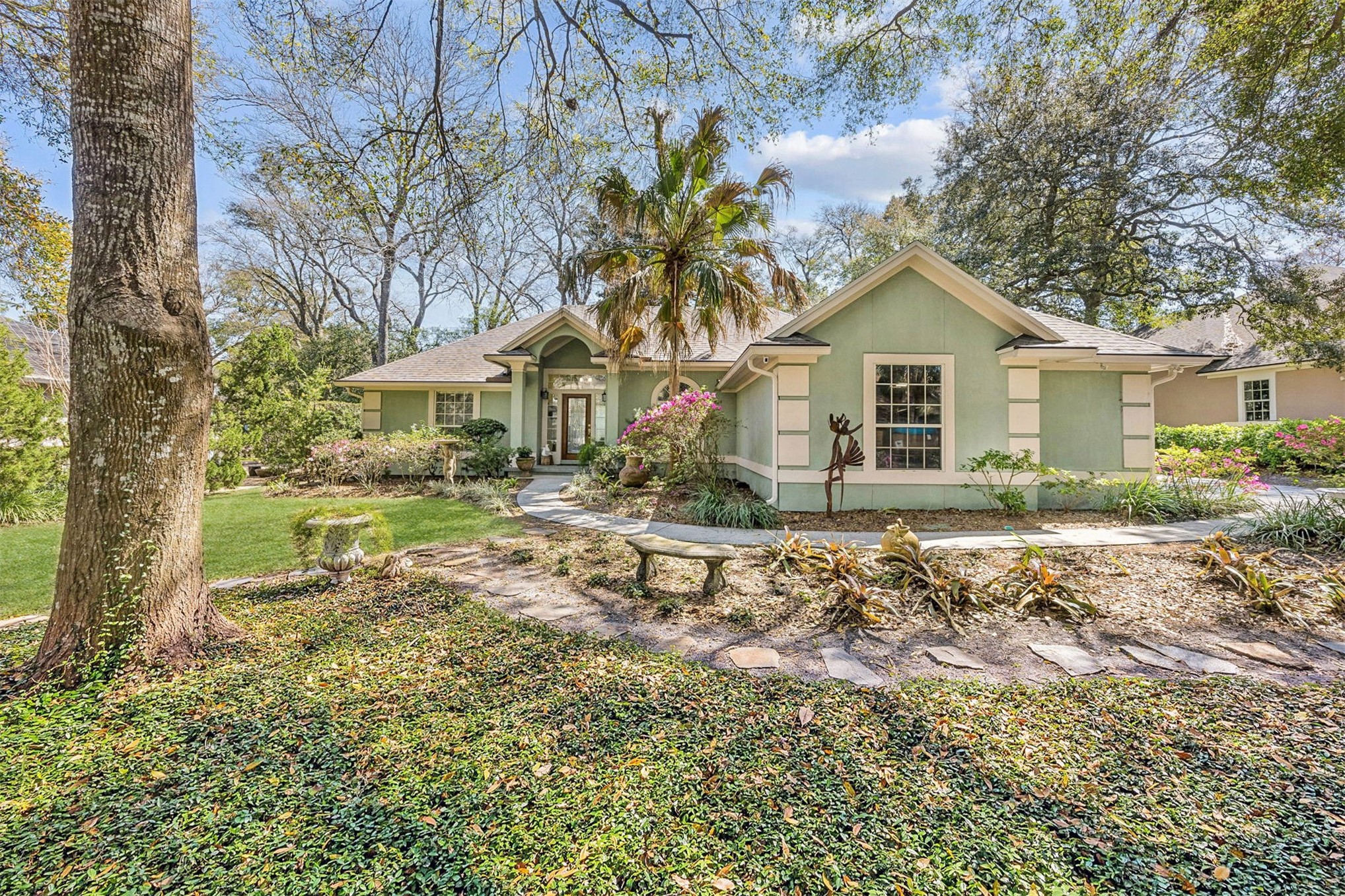 95406 Captains Way Fernandina Beach, FL 32034 - Photo 4 of 51 Back at home, the setting feels peaceful, established, and effortlessly tucked away.
