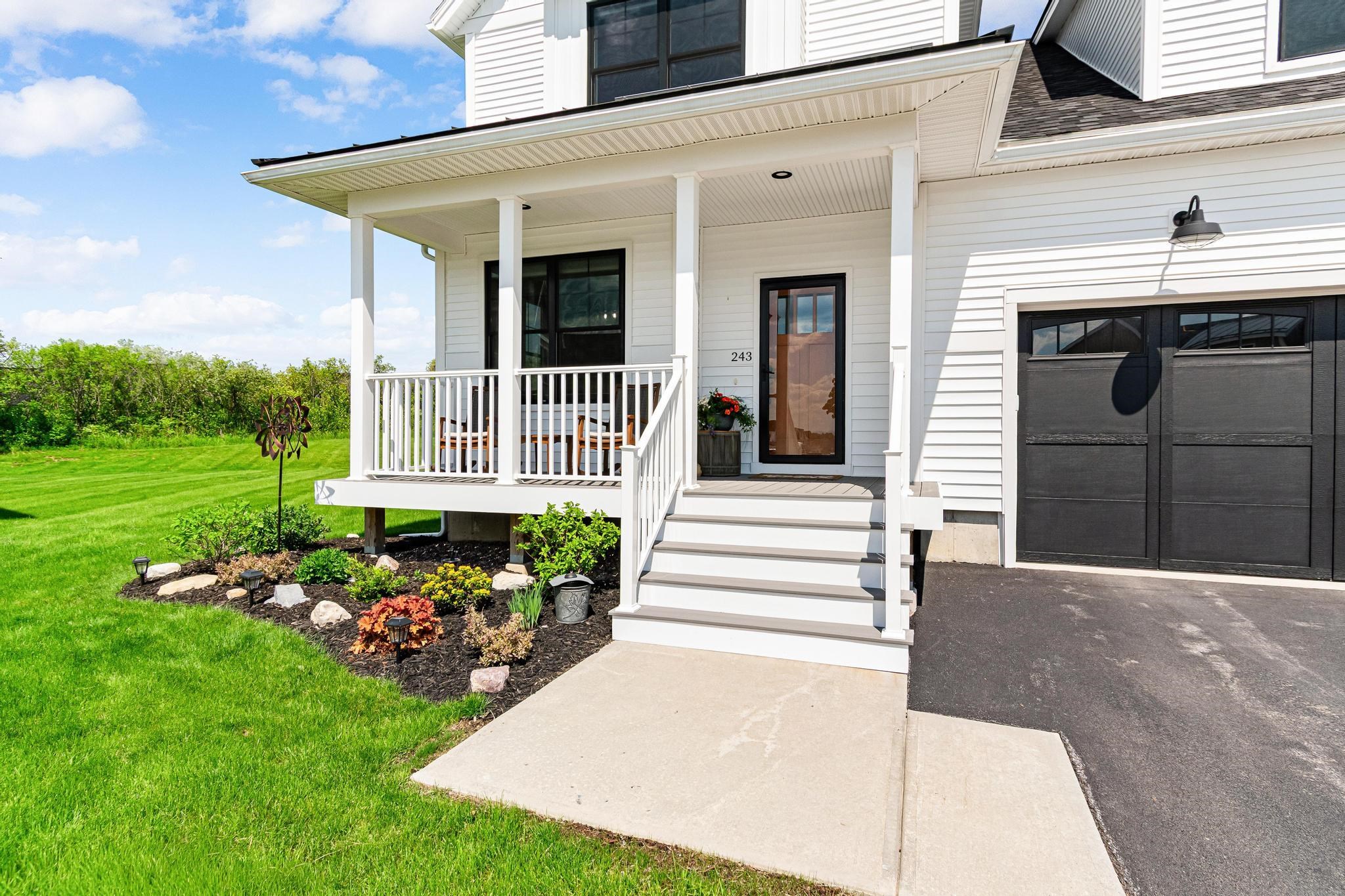 243 Aurora Road South Burlington, VT 05403 - Photo 2 of 42