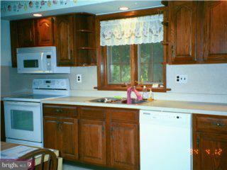 36 Paisley Road Richboro, PA 18954 - Photo 3 of 5 Gallery Image 3