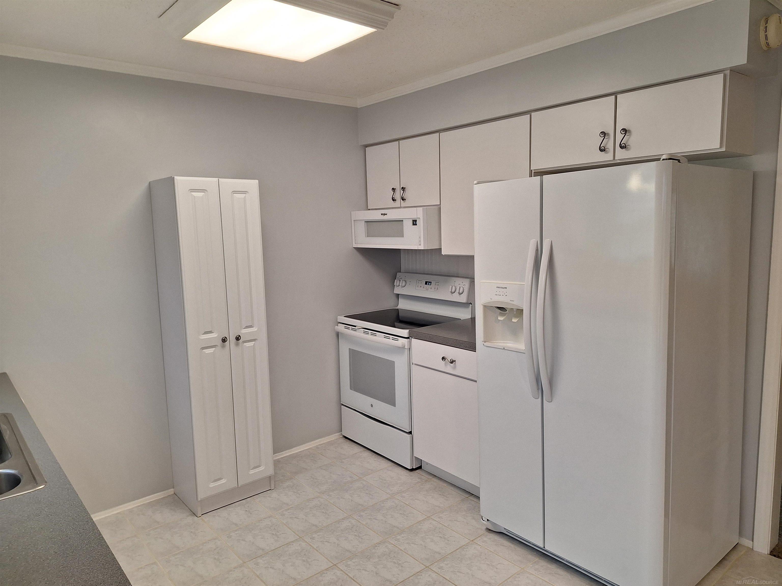 4130 Elmhurst Road Waterford, MI 48328 - Photo 8 of 27