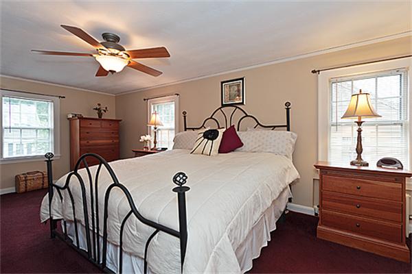 83 Glenburn Road Arlington, MA 02476 - Photo 5 of 25 Gallery Image 5