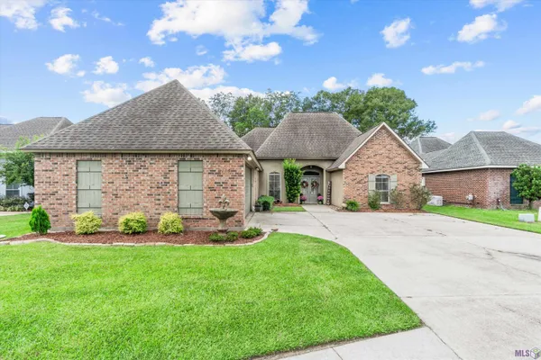 $269,900 | 11135 Peaks Avenue, Walker, LA 70785