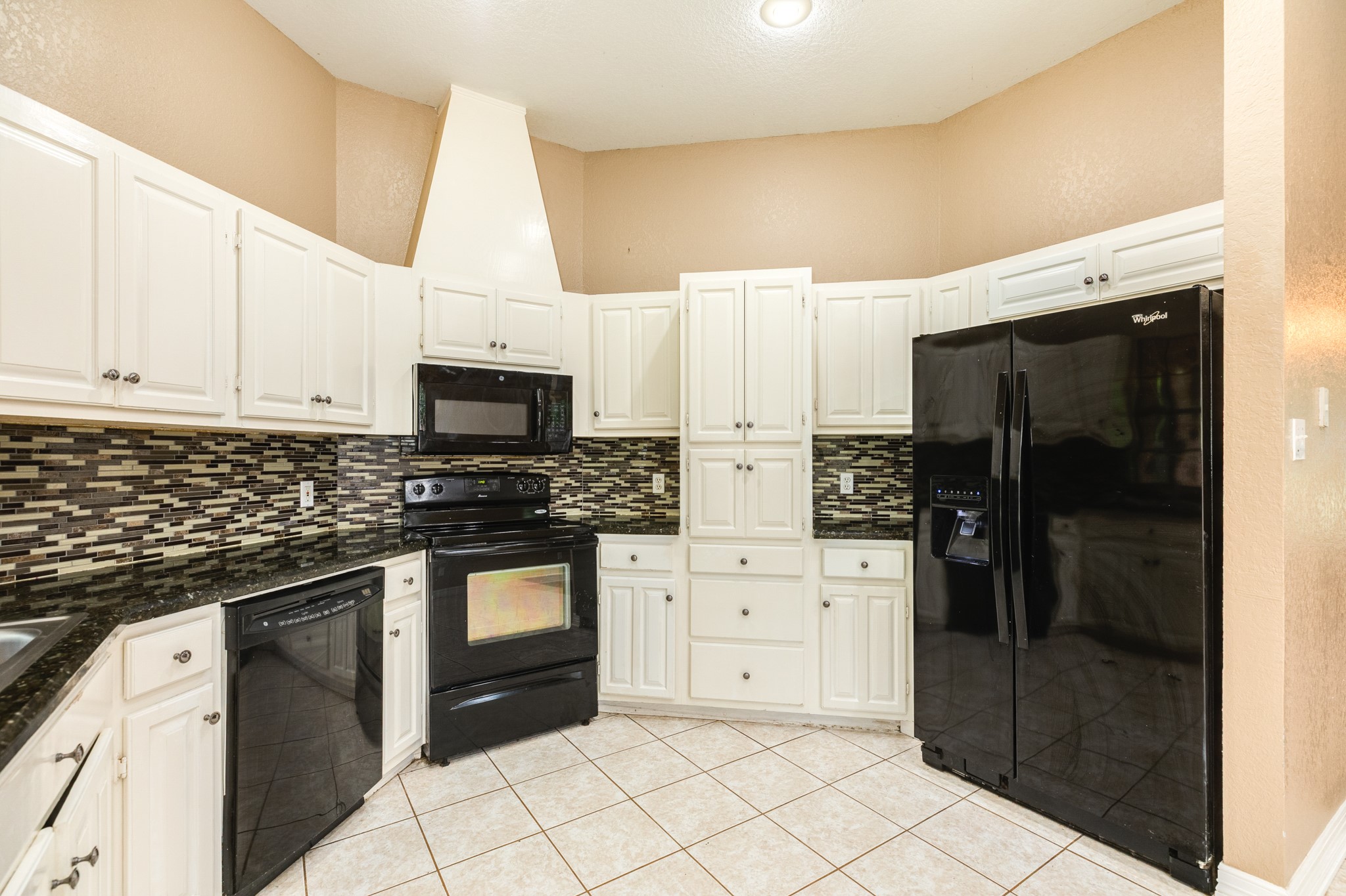 224 North Ranch House Road Angleton, TX 77515 - Photo 11 of 30