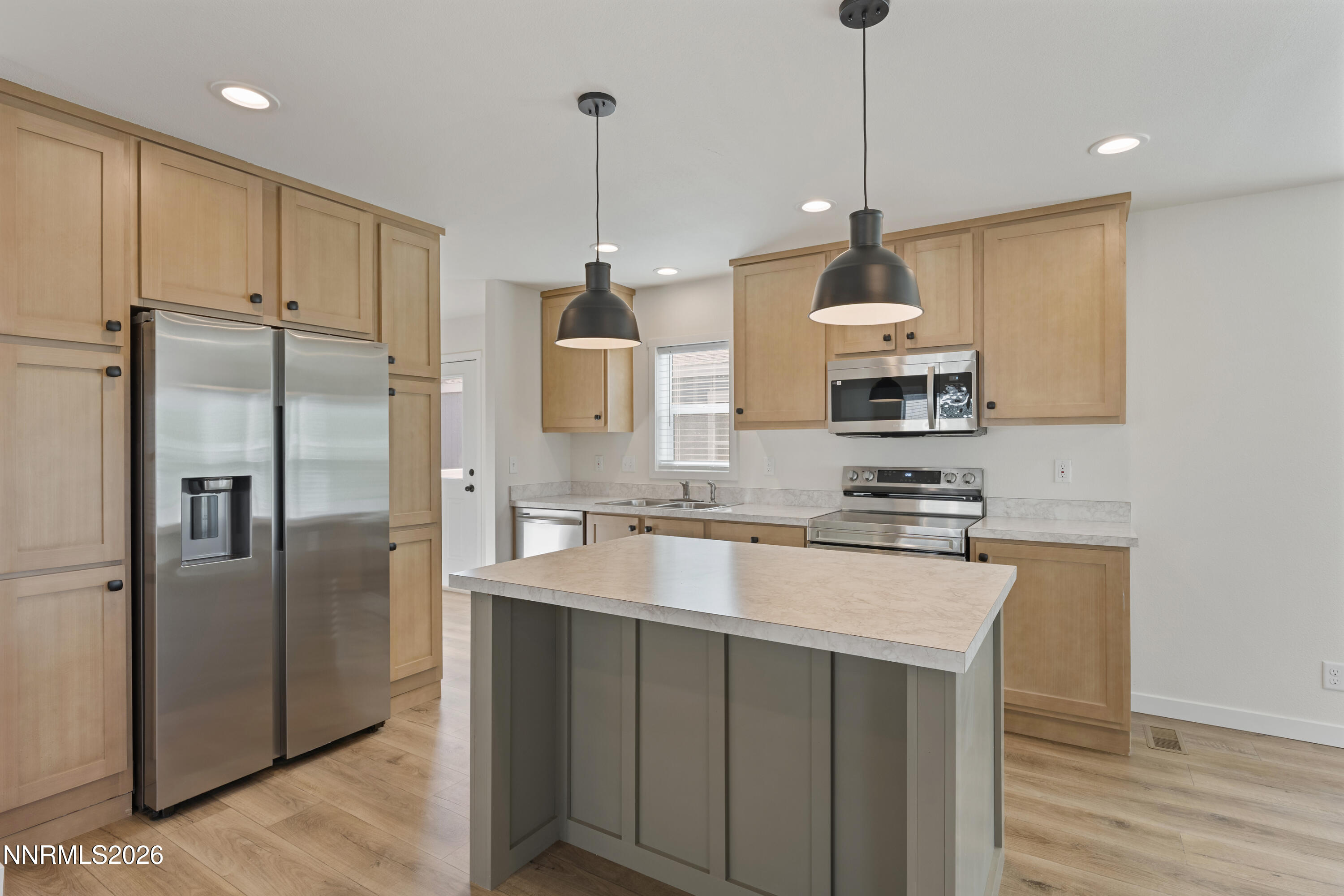 125 Fireman Row Dayton, NV 89403 - Photo 2 of 18 A7V03752