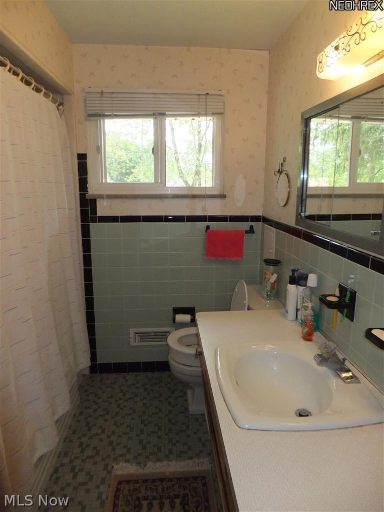 7600 Hoertz Road Cleveland, OH 44134 - Photo 15 of 25