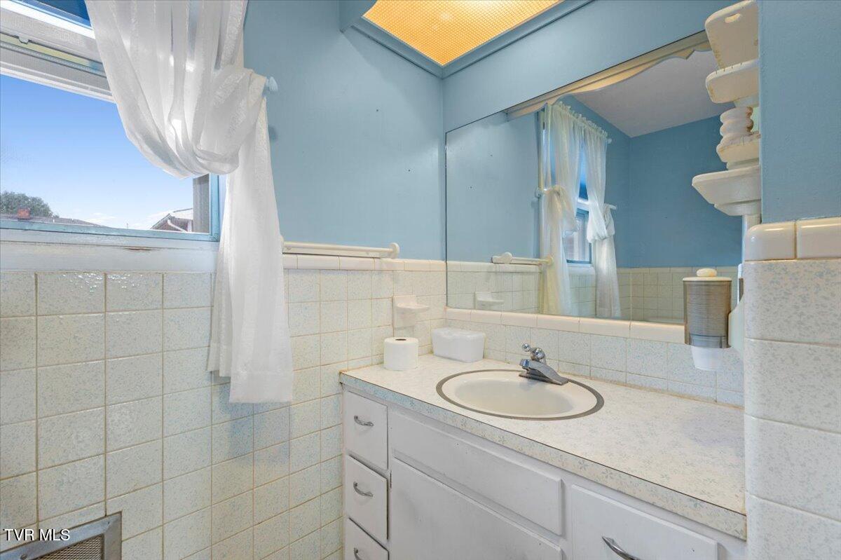111 Dickson Road Kingsport, TN 37660 - Photo 13 of 51 14-128A9209