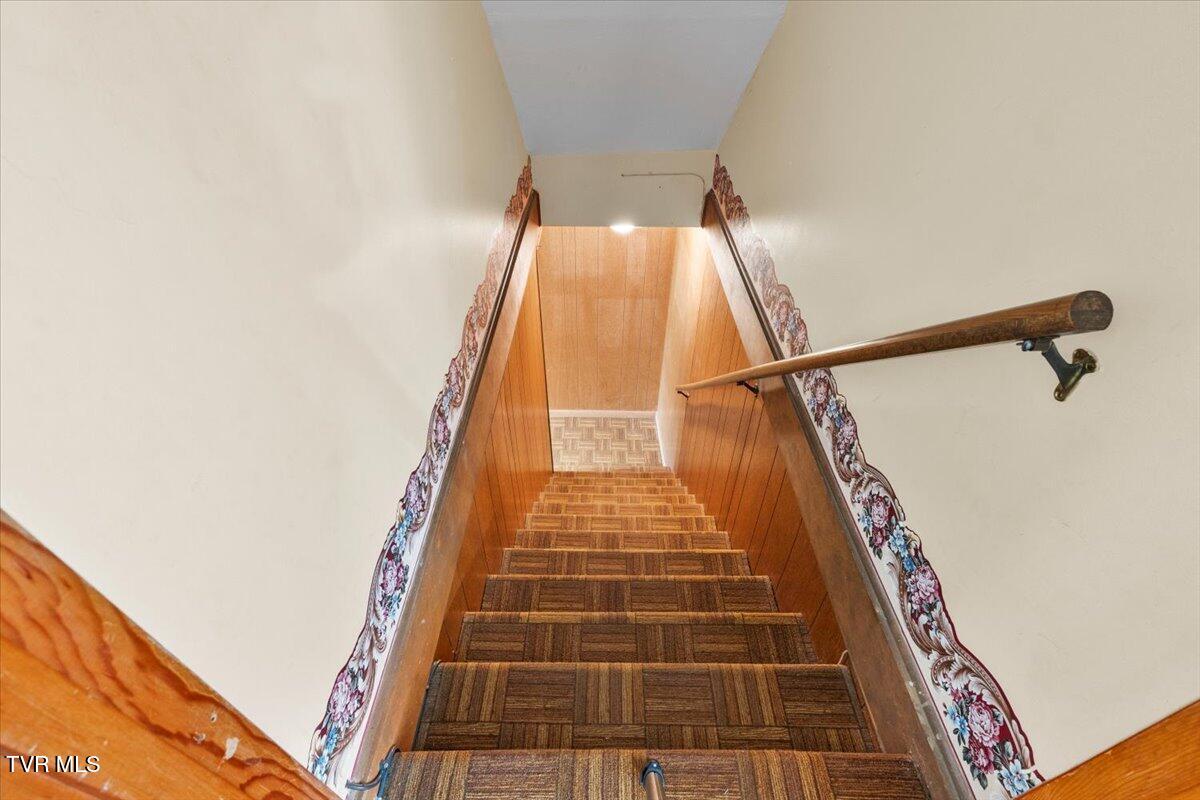 111 Dickson Road Kingsport, TN 37660 - Photo 19 of 51 20-128A9236