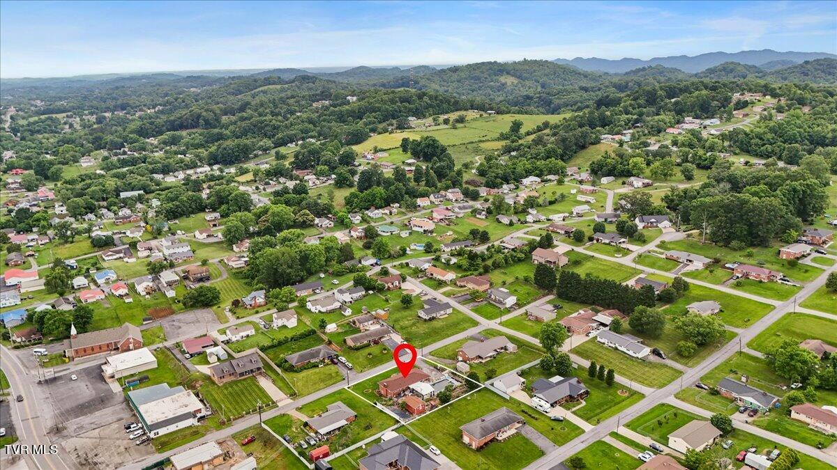111 Dickson Road Kingsport, TN 37660 - Photo 3 of 51 04-DJI_20250528183840_0694_D