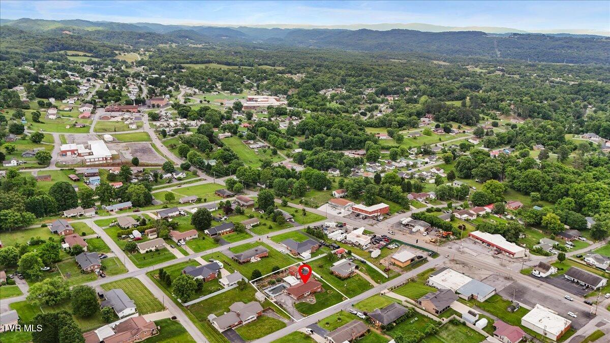 111 Dickson Road Kingsport, TN 37660 - Photo 4 of 51 05-DJI_20250528183924_0697_D