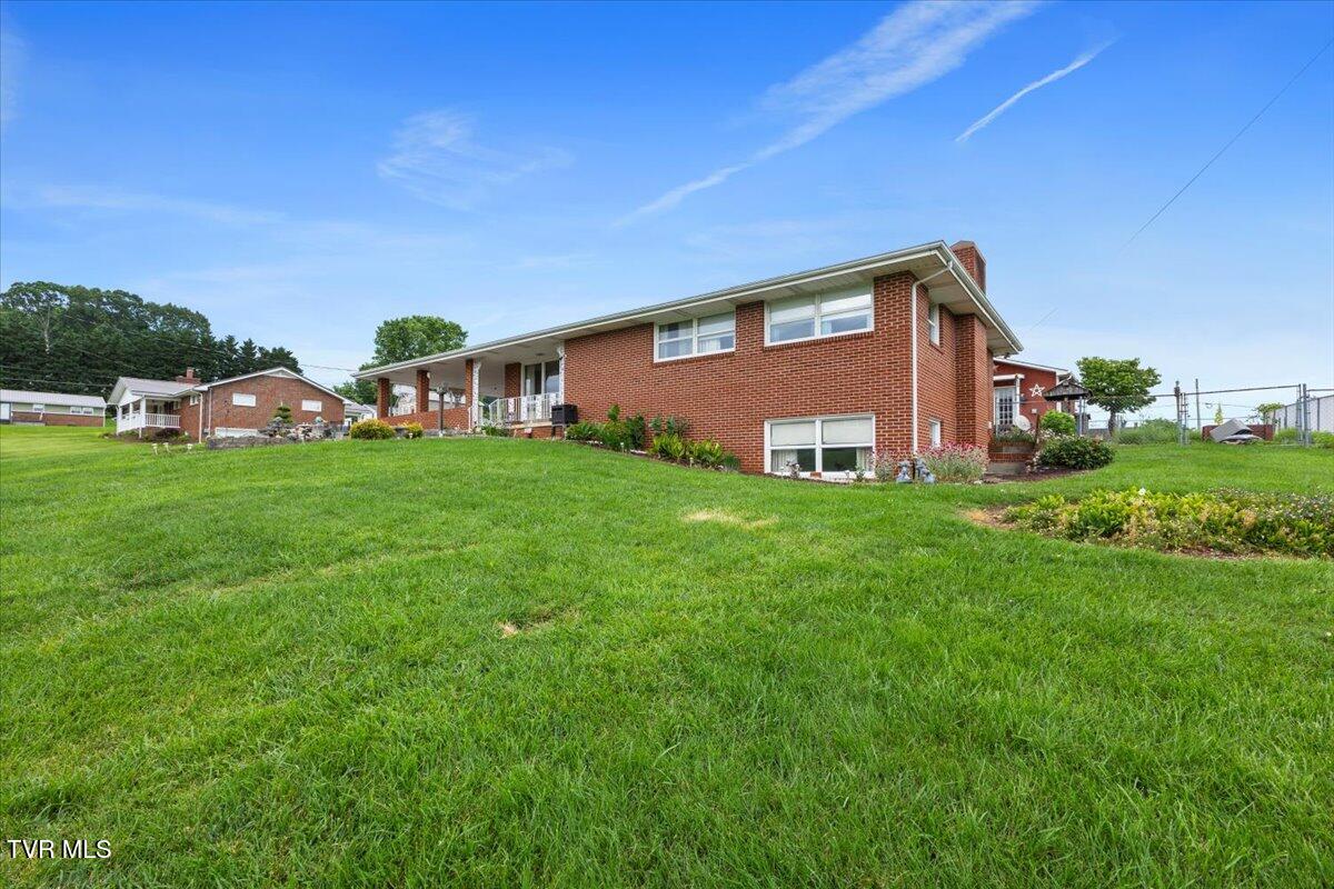 111 Dickson Road Kingsport, TN 37660 - Photo 42 of 51 43-128A9326