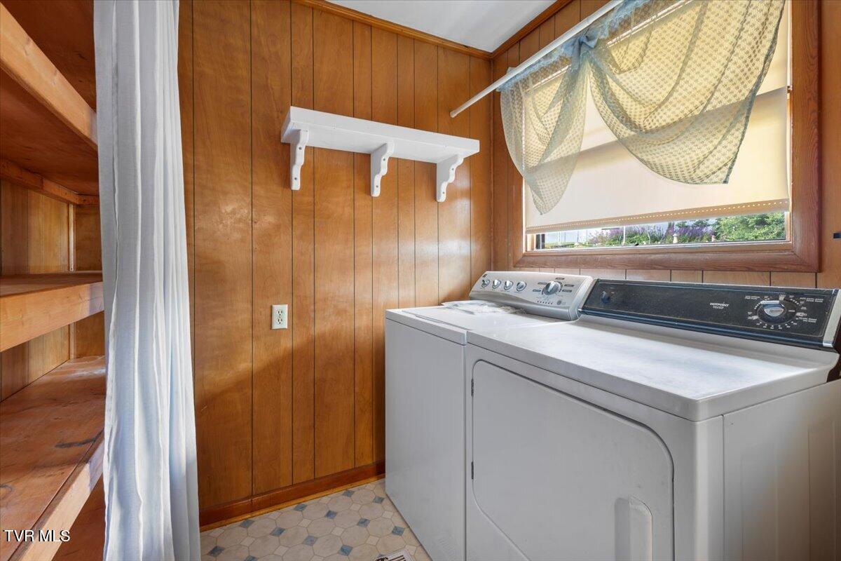 111 Dickson Road Kingsport, TN 37660 - Photo 6 of 51 07-128A9179