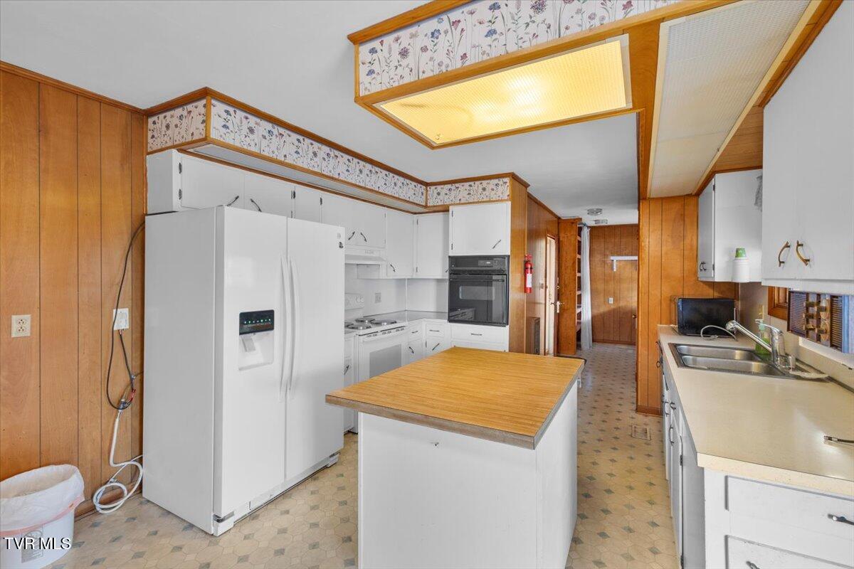 111 Dickson Road Kingsport, TN 37660 - Photo 8 of 51 09-128A9187
