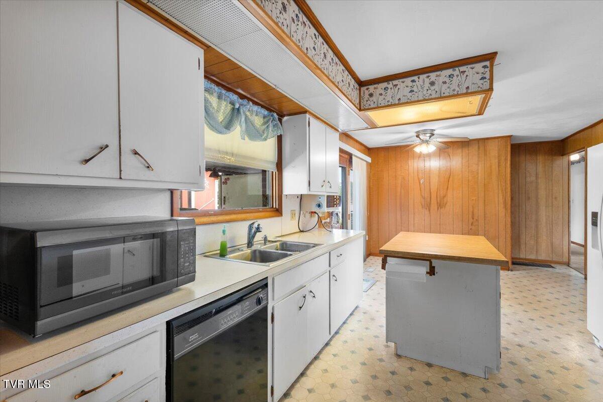 111 Dickson Road Kingsport, TN 37660 - Photo 9 of 51 10-128A9191