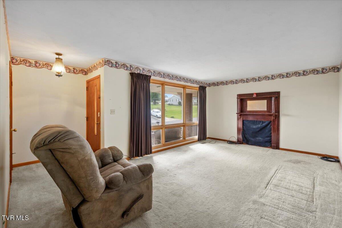 111 Dickson Road Kingsport, TN 37660 - Photo 10 of 51 11-128A9195